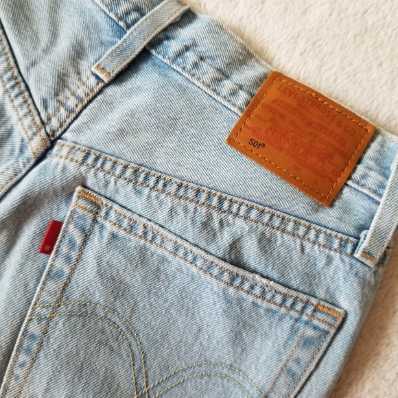 LEVI'S 501 Original Fit High Rise Shorts Size 26 - Luxor Heat Light Wash - Picture 8 of 11